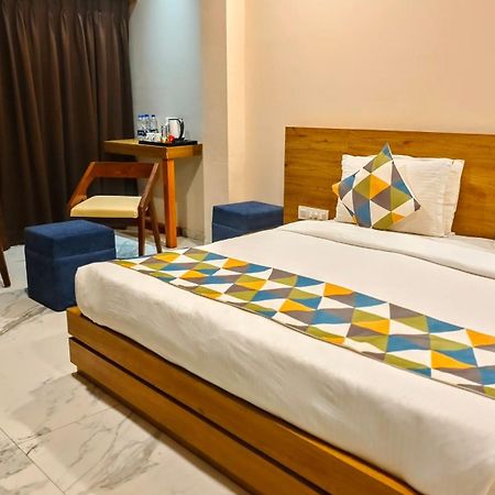 The Sky Imperial Unity Inn Garudeshwar Exterior photo