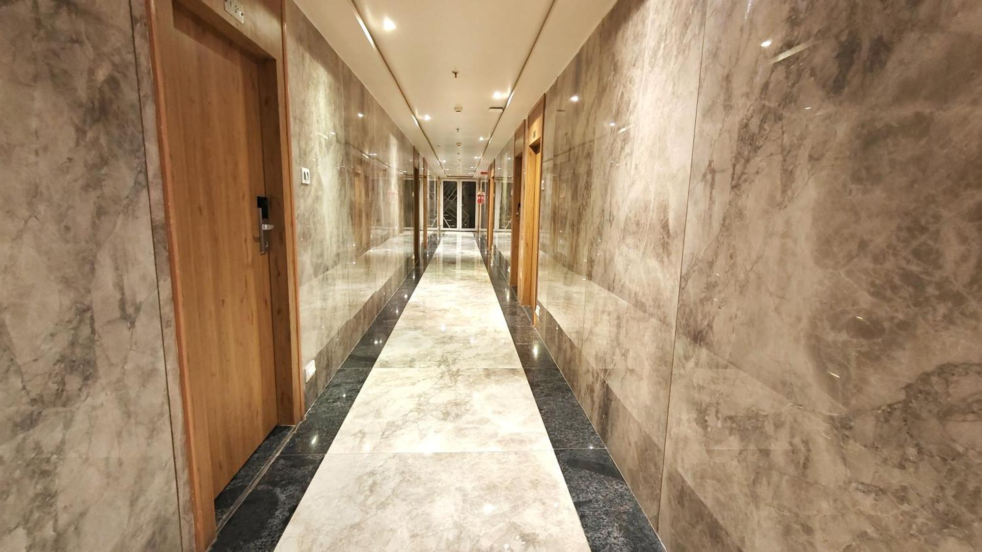 The Sky Imperial Unity Inn Garudeshwar Exterior photo